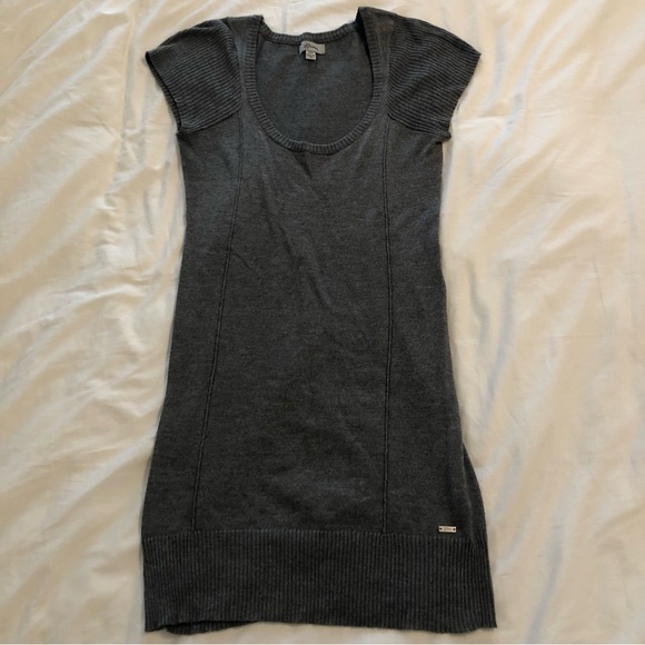 GUESS gray short sleeve mini sweater dress. Size S. - Picture 9 of 9